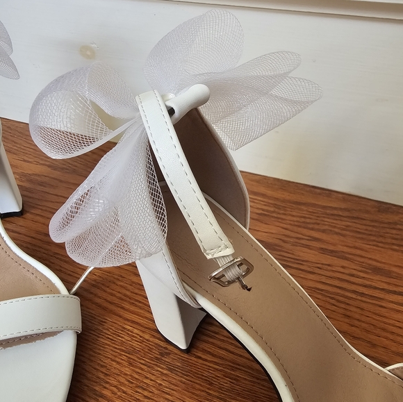 Women shoes with Bow: Color: white Size 40 (9) - Picture 8 of 13